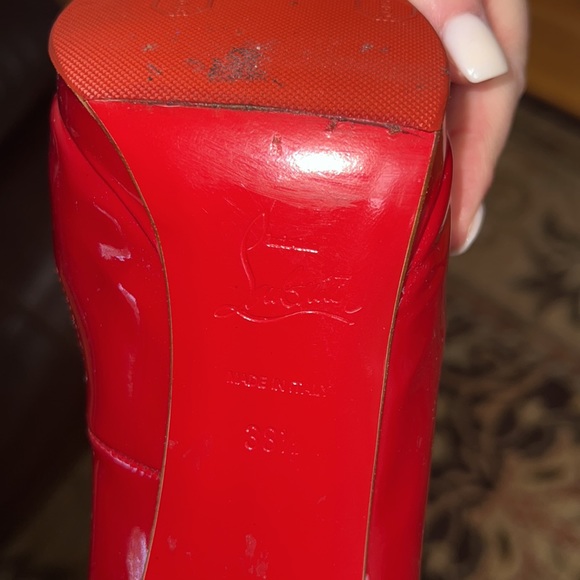 STEAL OF THE DAY AUTHENTIC - FLASH TODAY ONLY ⭐️✨LOUBOUTIN RED HEELS👠 - Picture 11 of 17